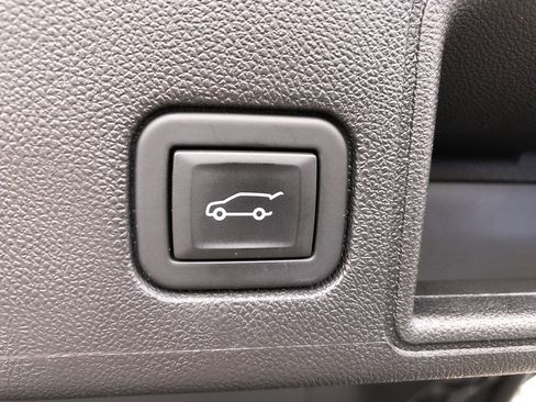 Used 2024 GMC Terrain SLT image 10