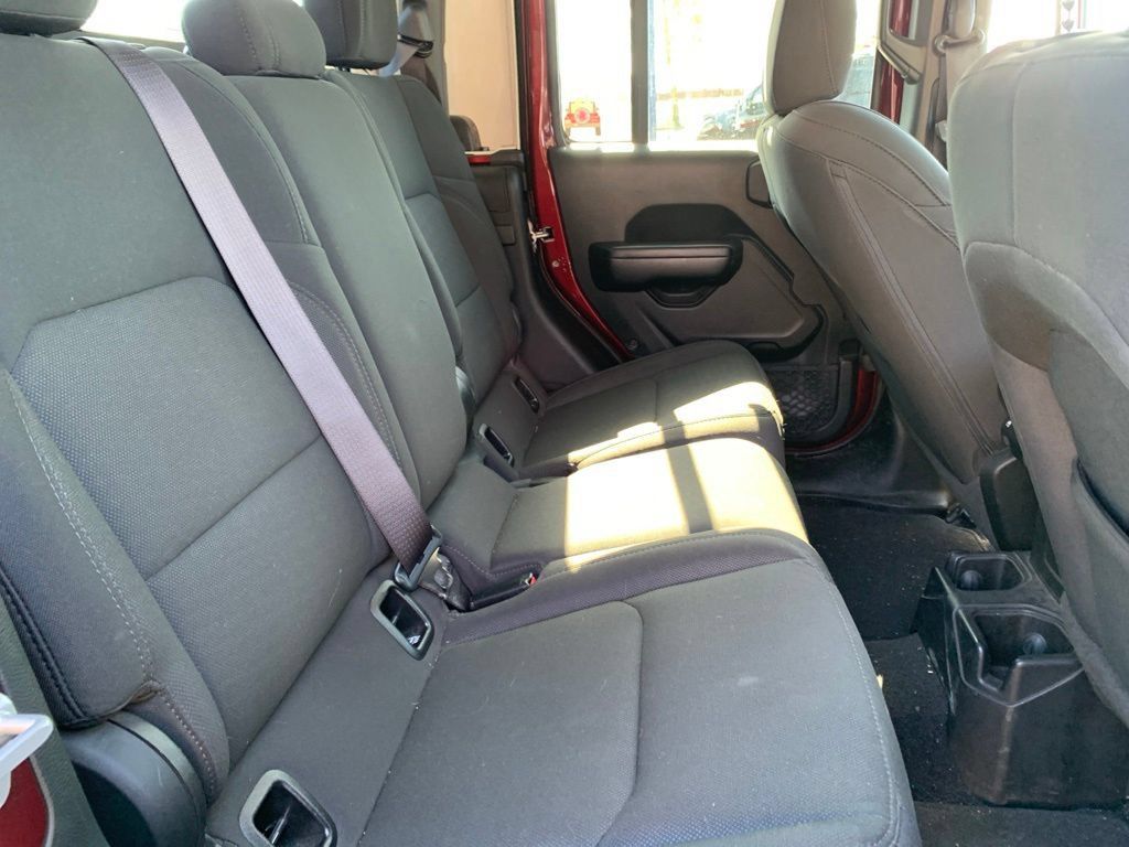 Used 2021 Jeep Gladiator Sport AWD/4WD image 25