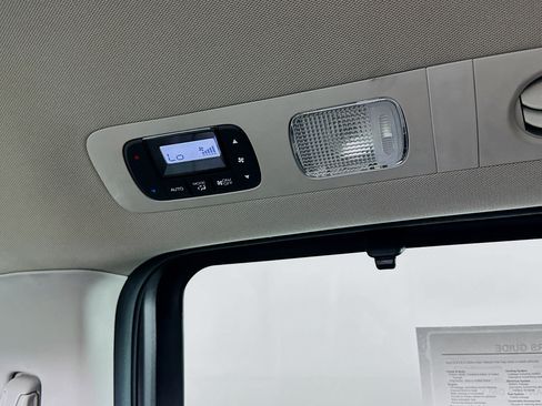 Used 2016 Honda Odyssey SE image 25