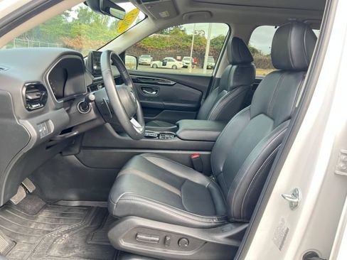 Used 2025 Honda Pilot Touring image 15