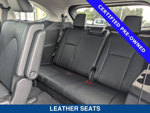 Used 2024 Toyota Highlander Platinum FWD image 17
