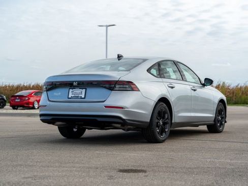 New 2025 Honda Accord SE image 7