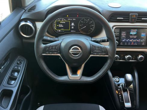 Used 2021 Nissan Versa SV FWD image 15