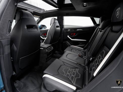 Used 2025 Lamborghini Urus SE image 49