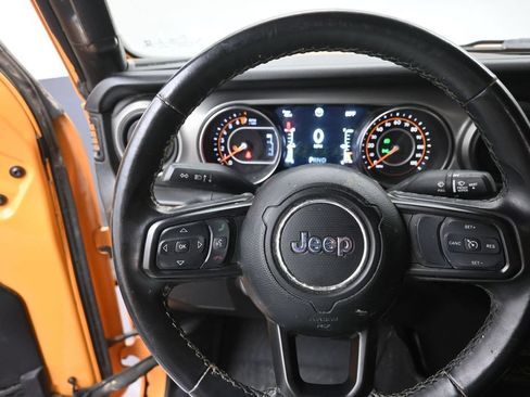 Used 2021 Jeep Gladiator Sport AWD/4WD image 6