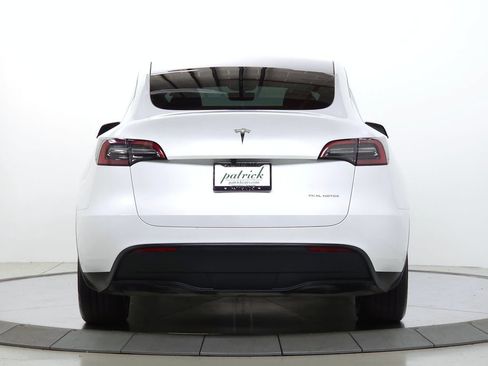 Used 2025 Tesla Model Y Long Range AWD/4WD image 4