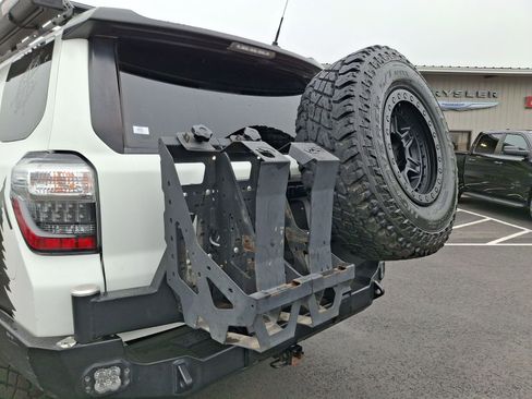 Used 2021 Toyota 4Runner TRD Off-Road Premium AWD/4WD image 33