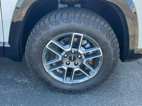 New 2026 GMC Terrain AT4 w/ Technology Package II image 9