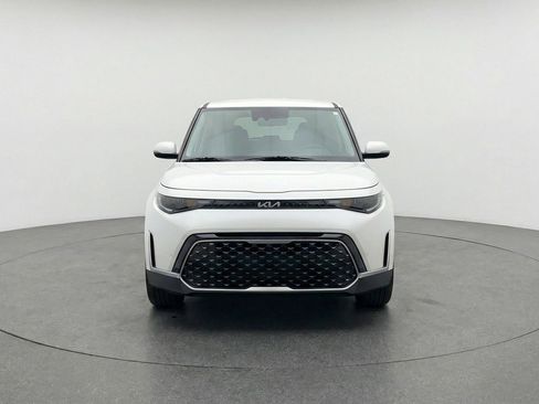 Used 2025 Kia Soul LX w/ LX Technology Package image 2