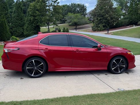 Used 2019 Toyota Camry XSE FWD image 5