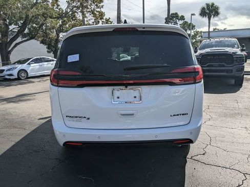 New 2026 Chrysler Pacifica Limited w/ S Appearance Package image 5