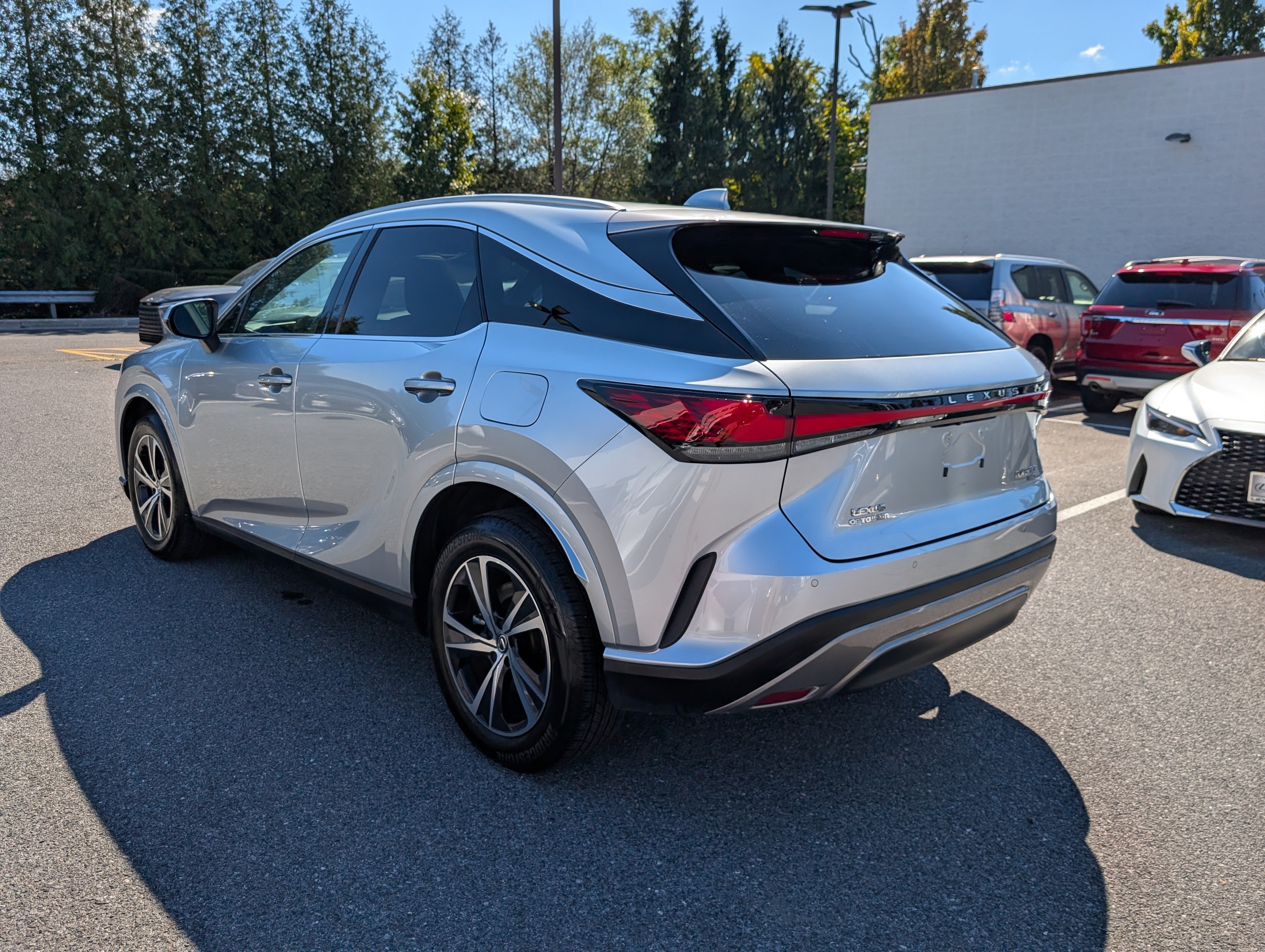 Used 2024 Lexus RX 350 Premium w/ Cold Area Package AWD/4WD image 5