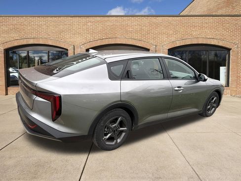 Used 2025 Kia K4 FWD image 3