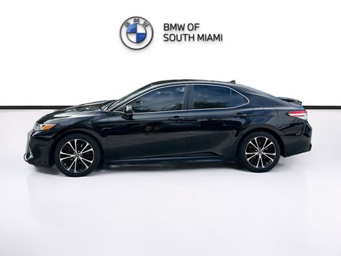 Used 2020 Toyota Camry SE image 4