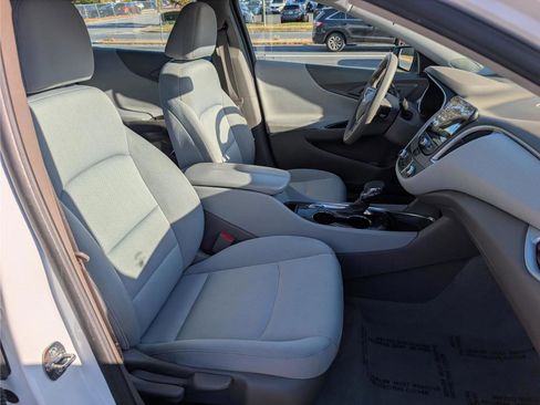Used 2022 Chevrolet Malibu LT image 12