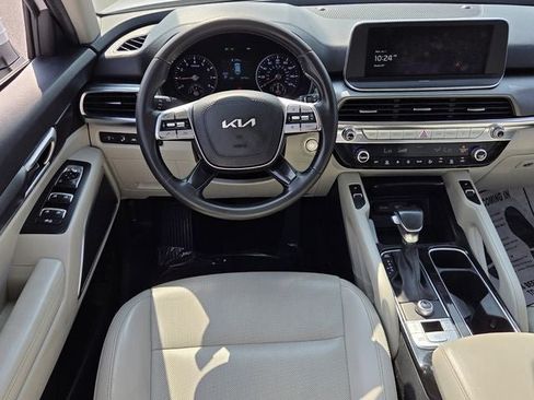 Used 2022 Kia Telluride S FWD image 13