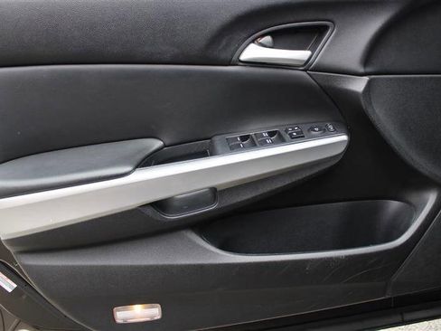 Used 2014 Honda Crosstour EX image 12