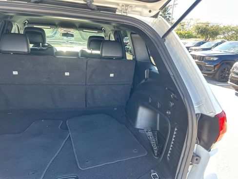 Certified 2021 Jeep Grand Cherokee Laredo X image 30