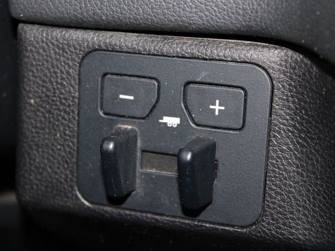 Used 2024 Toyota Tundra Limited AWD/4WD image 41