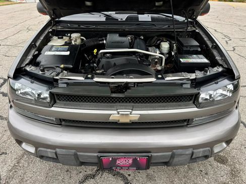 Used 2005 Chevrolet TrailBlazer LT w/ Luxury Package AWD/4WD image 14