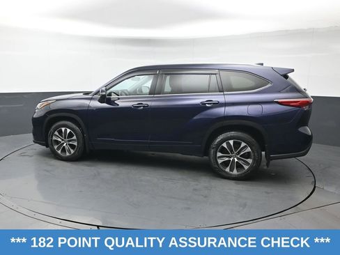 Used 2021 Toyota Highlander XLE image 4