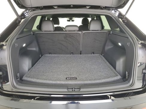 Used 2026 Volkswagen Atlas Cross Sport SE image 10