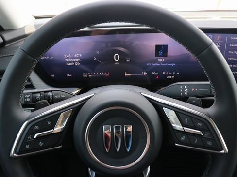 New 2025 Buick Envision Avenir image 18