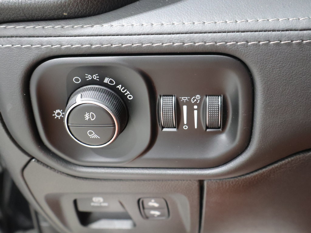 Used 2022 RAM 1500 Limited AWD/4WD image 28