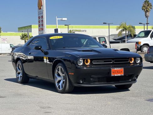 Used 2015 Dodge Challenger SXT Plus image 3