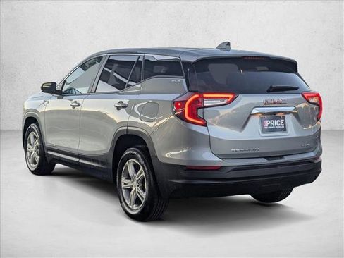 Used 2024 GMC Terrain SLE image 8