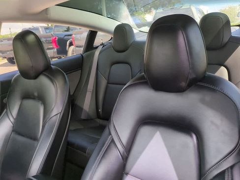 Used 2018 Tesla Model 3 RWD image 8