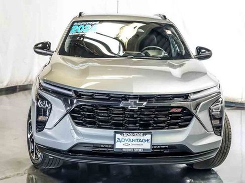 Certified 2024 Chevrolet Trax RS w/ Driver Confidence Package FWD image 7
