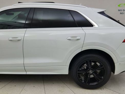 Used 2023 Audi Q8 Premium w/ Convenience Package AWD/4WD image 11