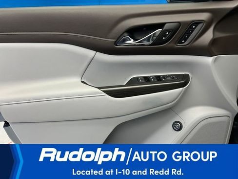 Used 2023 GMC Acadia SLT w/ Preferred Package image 13