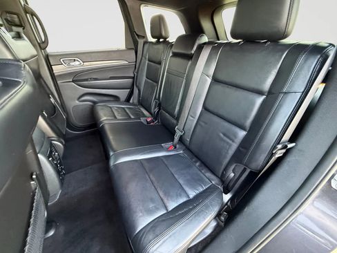 Used 2018 Jeep Grand Cherokee Limited image 13