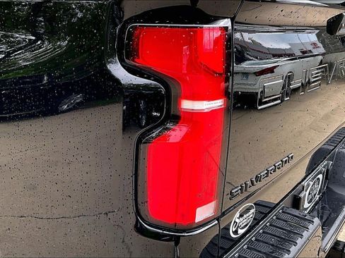 New 2026 Chevrolet Silverado 2500 High Country w/ Midnight Edition AWD/4WD image 21