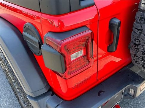 Used 2025 Jeep Wrangler Unlimited Rubicon w/ Convenience Group AWD/4WD image 33