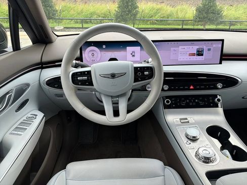 Certified 2026 Genesis GV70 2.5T Advanced AWD/4WD image 14