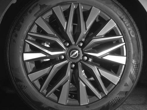 Used 2025 Nissan Altima 2.5 SV image 12