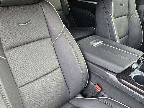 Certified 2025 Cadillac Escalade Premium Luxury image 18
