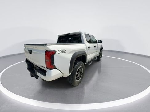 Used 2025 Toyota Tacoma TRD Off-Road AWD/4WD image 8