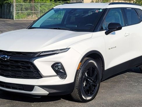 Used 2023 Chevrolet Blazer LT w/ Convenience Package FWD image 3