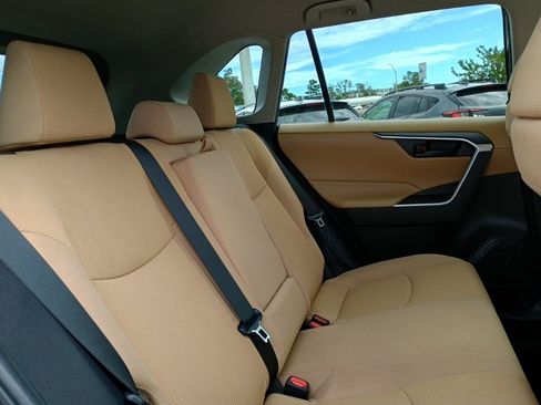 Used 2022 Toyota RAV4 LE image 20