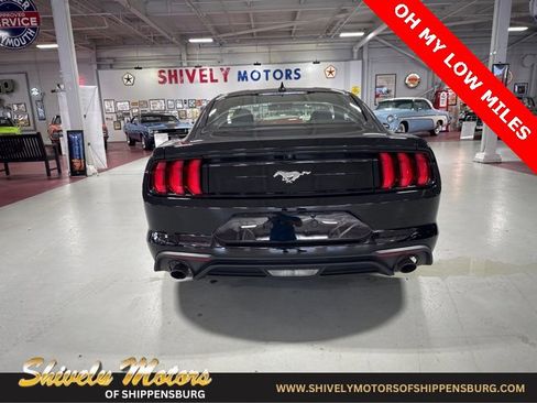 Used 2022 Ford Mustang Coupe image 4