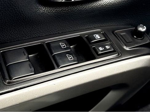 Certified 2023 Nissan Titan SV RWD image 24