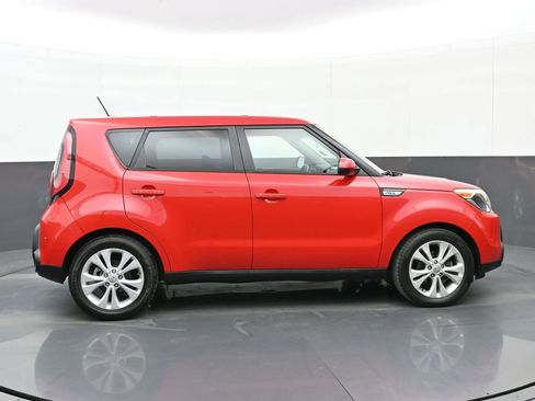 Used 2015 Kia Soul + image 5