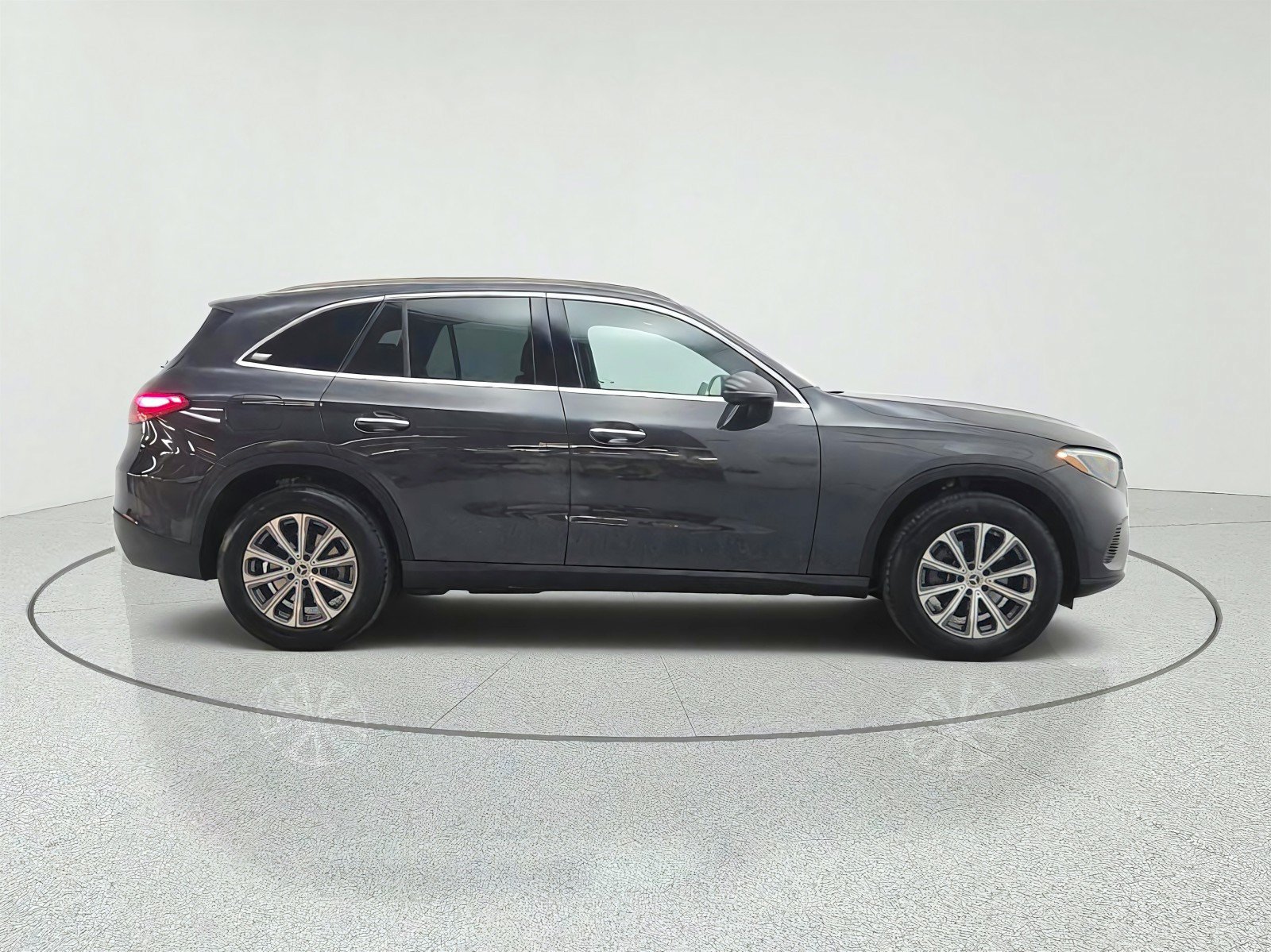 Certified 2026 Mercedes-Benz GLC 300 image 4