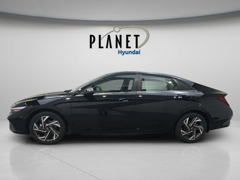 New 2026 Hyundai Elantra Limited FWD image 2