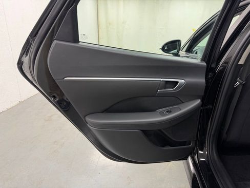 Used 2023 Hyundai Sonata SEL w/ Convenience Package FWD image 14