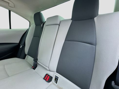 Used 2022 Toyota Corolla LE FWD image 15